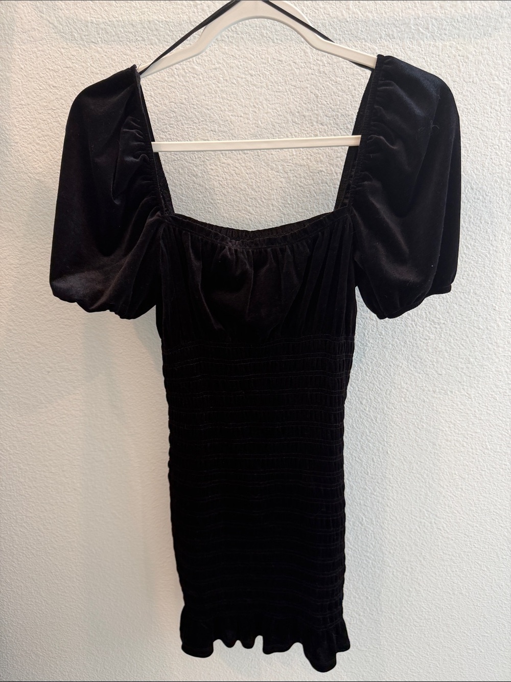 Divided Black Velvet Puff-Sleeve Mini Dress